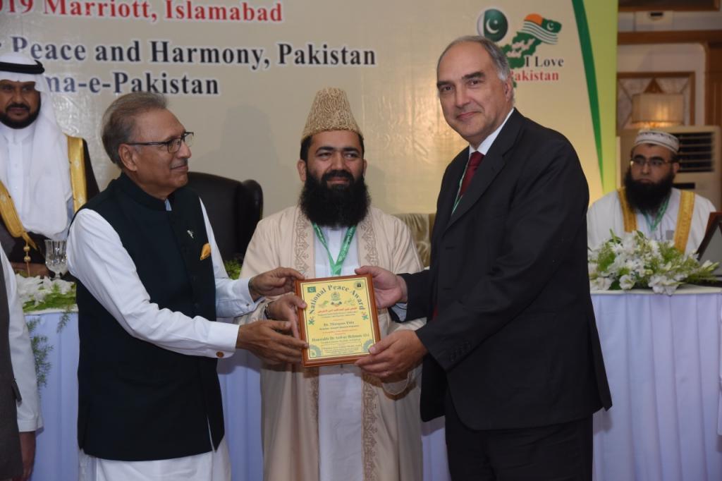 Sant'Egidio ontvangt een onderscheiding voor de inzet voor de dialoog tussen religies bij de Nationale Conferentie voor de Vrede in Pakistan